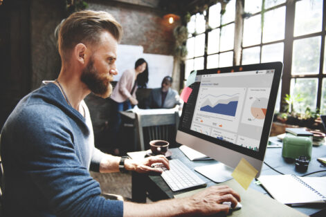 Cada mensagem encontra seu poder na imagem certa. Fotos de stock permitem que todos — de blogueiros amadores a pequenos empresários — adicionem visuais profissionais em segundos.
