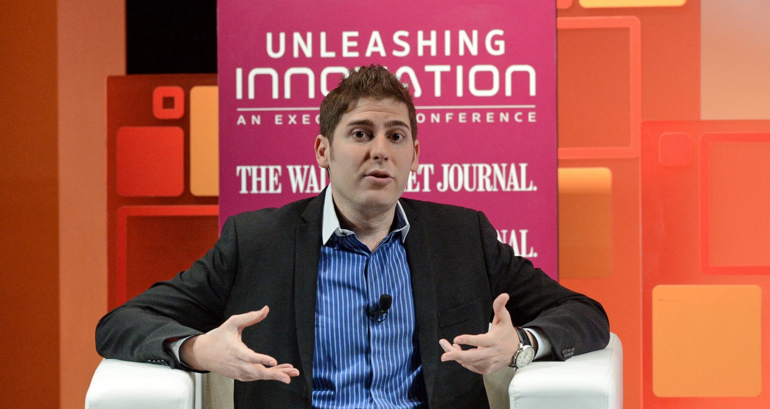 Eduardo Saverin e Bezos negociam 30% do Liverpool - Imagem do artigo