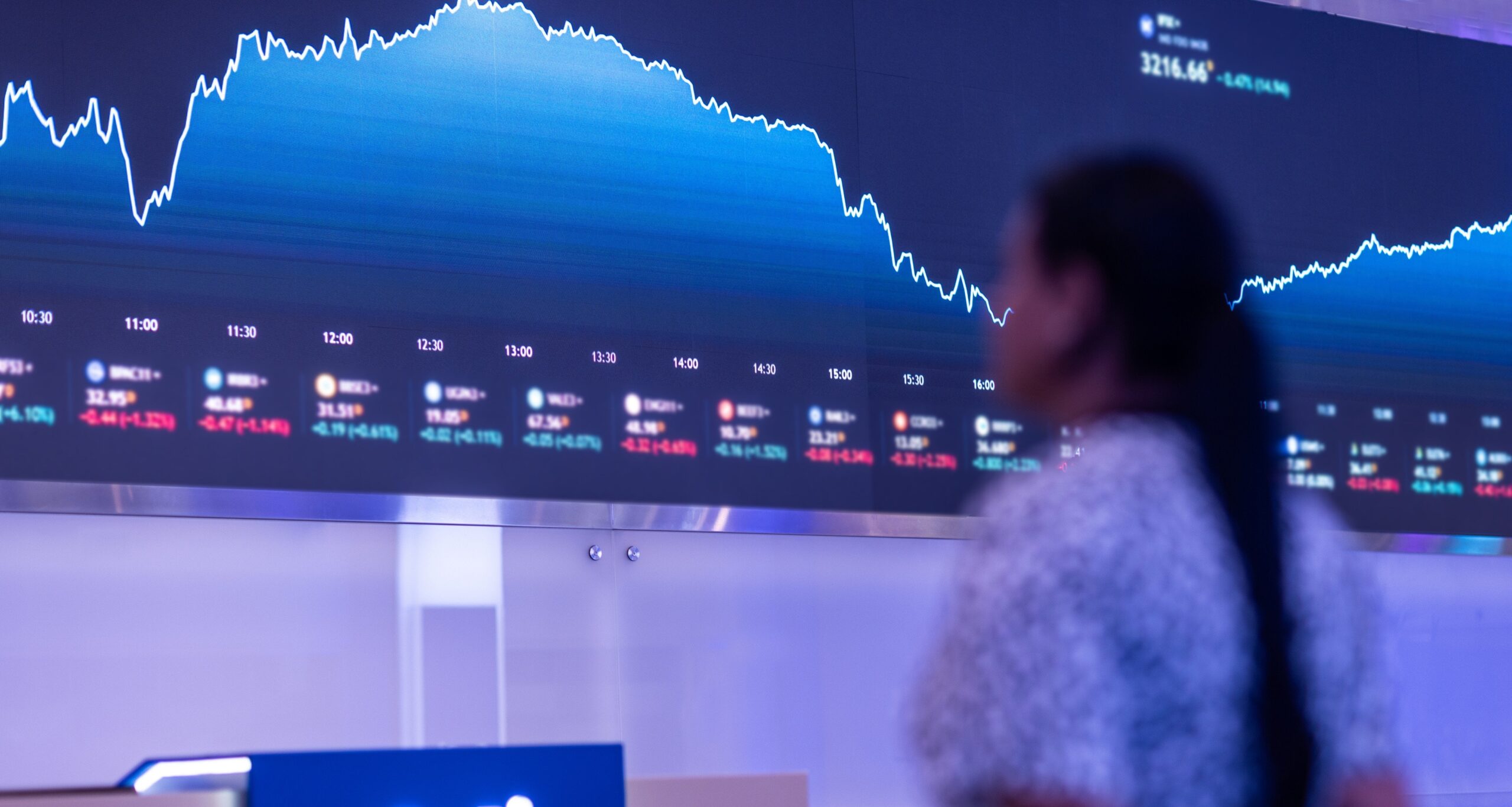 Dólar cai: eleições fazem Ibovespa disparar - Imagem do artigo