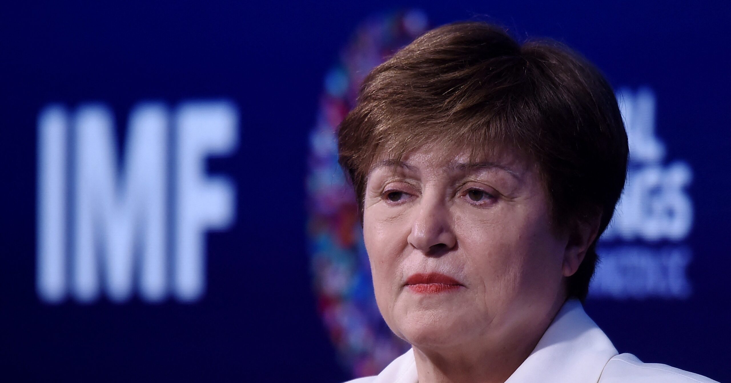 IA ameaça 40% dos empregos globais até 2026, diz FMI - Imagem do artigo
