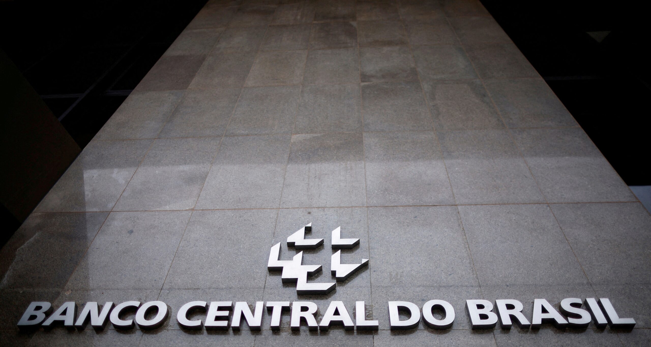 Banco Central exige autorização prévia para crédito - Imagem do artigo